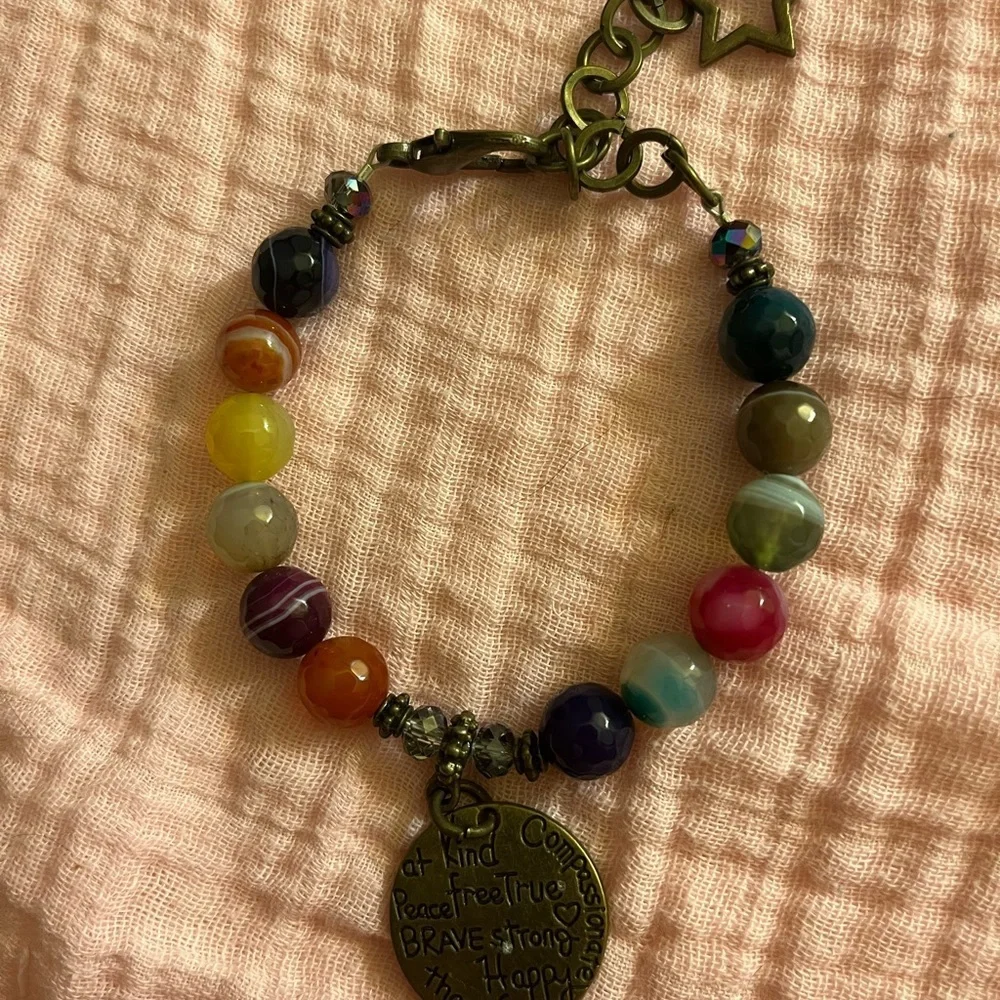 Bracelets - Picture 4 of 9